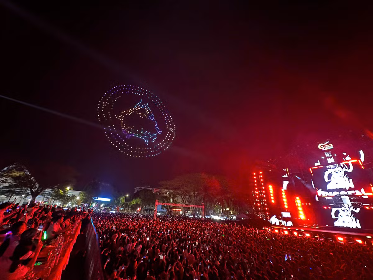 Giai cuu nguoi phu nu mang thai ngat xiu trong Le hoi anh sang-Hinh-5