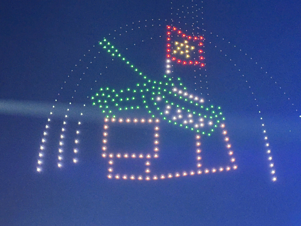 Giải cứu người phụ nữ mang thai ngất xỉu trong Lễ hội ánh sáng - Hình 6 Giai cuu nguoi phu nu mang thai ngat xiu trong Le hoi anh sang-Hinh-6