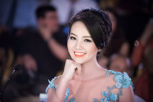 MC Nguyễn Thụy Vân (sinh năm 1986) từng giành danh hiệu Á hậu 2 trong cuộc thi "Hoa hậu Việt Nam" năm 2008.