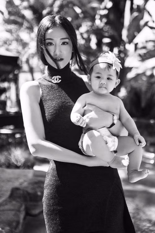  Ảnh Maya và con gái xinh lung linh.