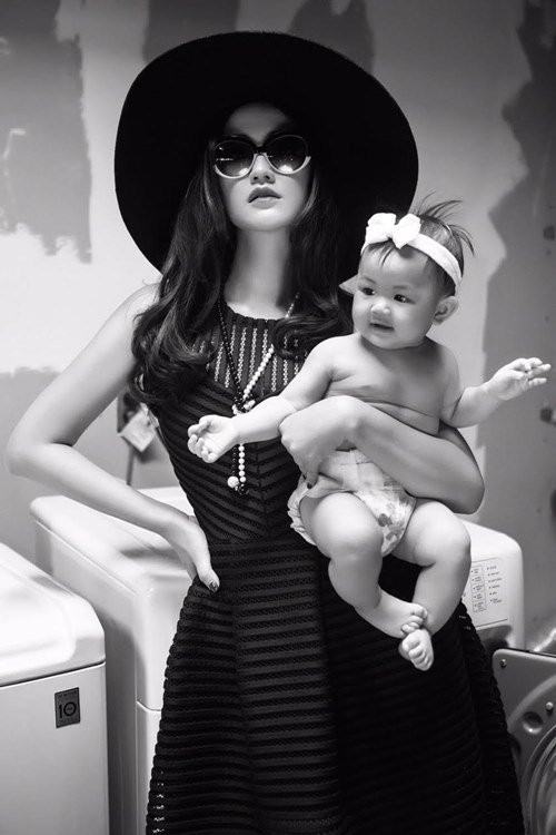 Trong suốt quá trình “ở ẩn” để chăm sóc con gái đầu lòng, Maya vẫn chăm chỉ tập luyện thể dục để giữ vóc dáng thon gọn.