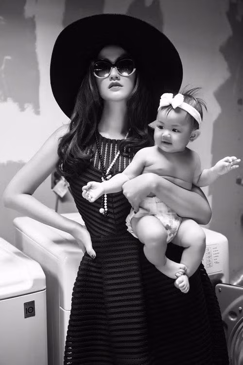 Trong suốt quá trình “ở ẩn” để chăm sóc con gái đầu lòng, Maya vẫn chăm chỉ tập luyện thể dục để giữ vóc dáng thon gọn.