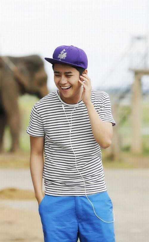 Bạn bè và người thân của Quang Minh cho biết, MC trẻ đang rơi vào tình trang hôn mê sâu do bệnh suy gan và suy thận.