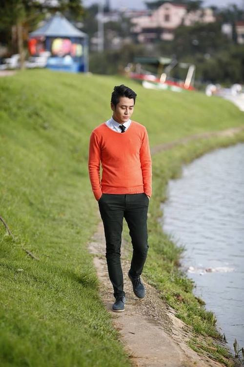 Trong ấn tượng của thầy cô và bạn bè, Quang Minh là chàng trai tài năng, nhiệt tình với các hoạt động của trường. Anh cũng là một gương mặt sáng giá, nổi tiếng và được nhiều người yêu mến.