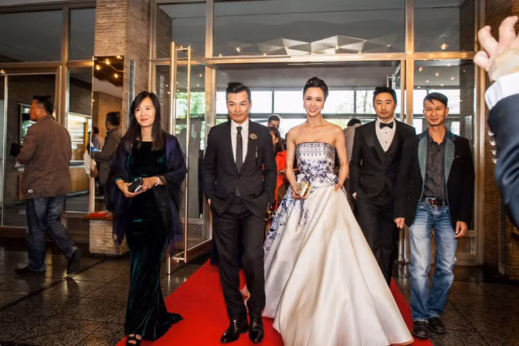 Tham gia buổi công chiếu, diễn viên Trần Bảo Sơn được đông đảo khán giả yêu mến.