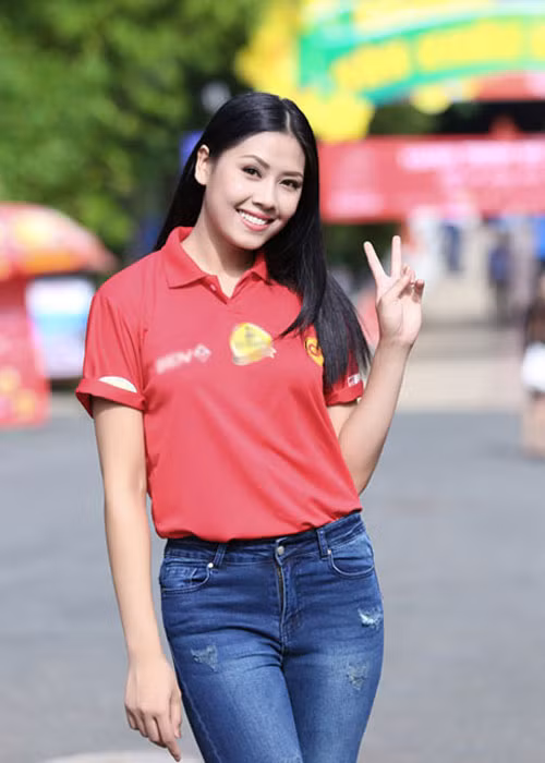 Top 25 Miss World Nguyen Thi Loan Toi thich Tet xua-Hinh-2