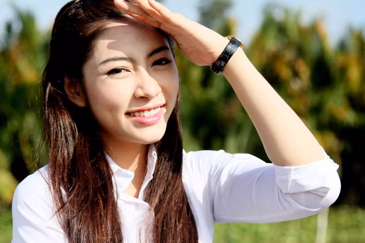 Thanh co co boc va vu chan dai di khach len phim-Hinh-3