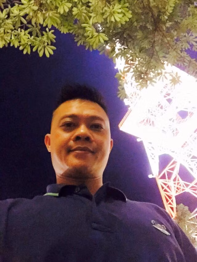 Ông bố ba con cũng tất bật chuẩn bị cho tiệc sinh nhật 8 tuổi của Ban thanh thiếu niên VTV6 và thực hiện số đặc biệt cho chương trình "Bữa trưa vui vẻ". Quang Minh thường xuyên rời nhà đài lúc 23h, khi kết thúc công việc.