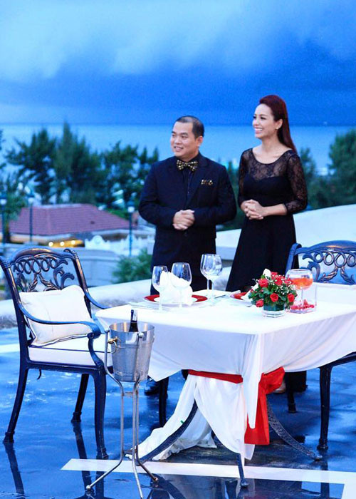 Sau gần 9 năm làm đám cưới và có chung hai cô con gái cặp đôi vẫn giữ được hạnh phúc mặn nồng. Đều là những nghệ sĩ nổi tiếng, chính sự thông cảm và cùng nhau chia sẻ những lo toan trong cuộc sống đã giúp tình cảm của cặp đôi ngày càng bền chặt.