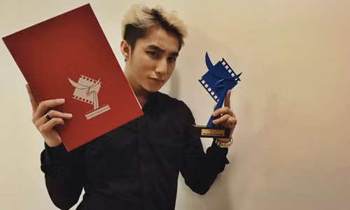 Son Tung MTP am giai Canh dieu cho vai dien dau tay