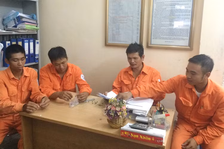 Guong sang tho dien Thu do chua mot ngay nghi phep-Hinh-2