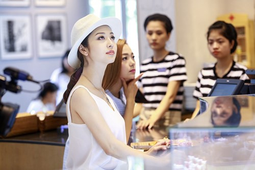 Jennifer Pham xinh tuoi di ghi hinh Chi oi di Han Quoc