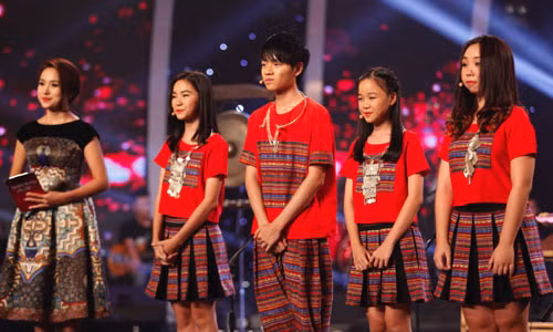Thu Minh be bung bau len san khau Vietnam's Got Talent-Hinh-2