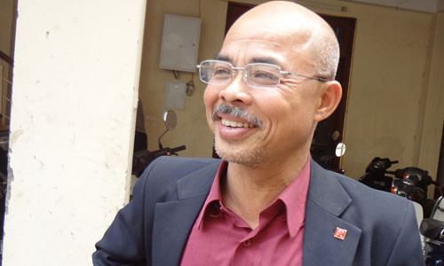 Nghe si Han Van Tinh bi ung thu phoi da di can