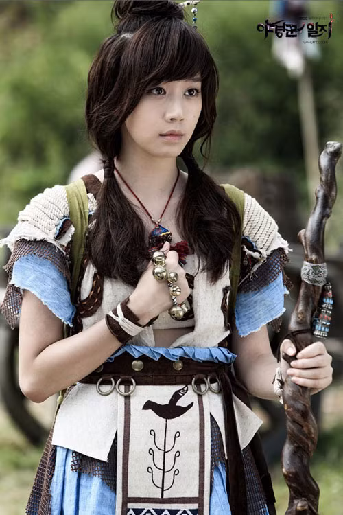 Do Ha (nữ diễn viên Go Sung Hee thủ vai) trong "Người canh gác bóng đêm" dễ thương và có kiểu tóc thực sự phù hợp với tính cách của nhân vật.