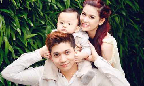 Tim soc vi Truong Quynh Anh om con bo nha ra di