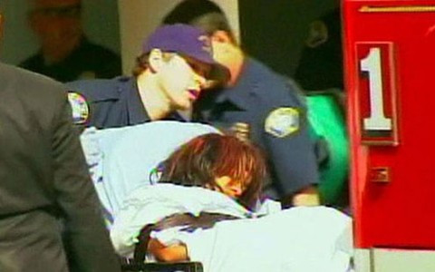 Cô nhập viện hai lần do mệt mỏi và phải dùng thuốc an thần để bình tĩnh lại.