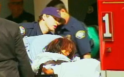 Cô nhập viện hai lần do mệt mỏi và phải dùng thuốc an thần để bình tĩnh lại.