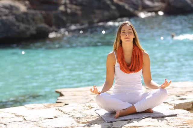 Bài tập đơn giản chỉ gồm hít thật sâu bằng mũi và thở ra từ từ bằng miệng. Anh cũng chia sẻ trước một cuộc thi, anh thường bị căng thẳng và các bài tập hít thở là cách tốt nhất để lấy lại bình tĩnh.