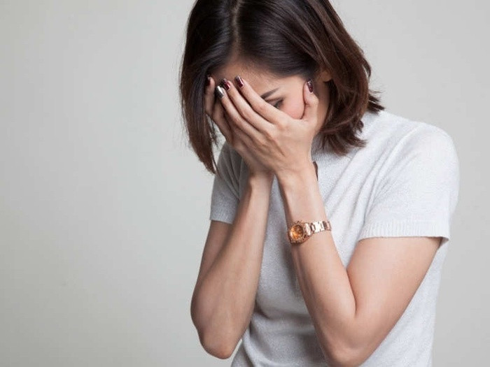 Nghiện xin lỗi Bạn có cảm thấy rằng bạn xin lỗi quá nhiều? Đó không phải là thói quen lịch sự mà là một thói quen nghiện xin lỗi. Nói xin lỗi bất kể lúc nào có thể có thể làm bạn không còn lòng tự trọng.