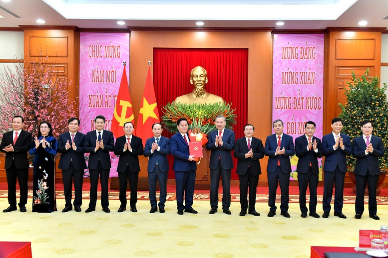 Ông Nguyễn Trọng Nghĩa làm Trưởng Ban Tuyên giáo và Dân vận Trung ương Ong Nguyen Trong Nghia lam Truong Ban Tuyen giao va Dan van Trung uong