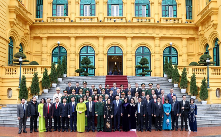 Chủ tịch nước trao danh hiệu “Thầy thuốc Nhân dân” cho 46 cá nhân - Hình 4 Chu tich nuoc trao danh hieu “Thay thuoc Nhan dan” cho 46 ca nhan-Hinh-4