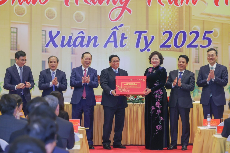 Thủ tướng giao nhiệm vụ đầu năm mới cho ngành ngân hàng - Hình 2 Thu tuong giao nhiem vu dau nam moi cho nganh ngan hang-Hinh-2