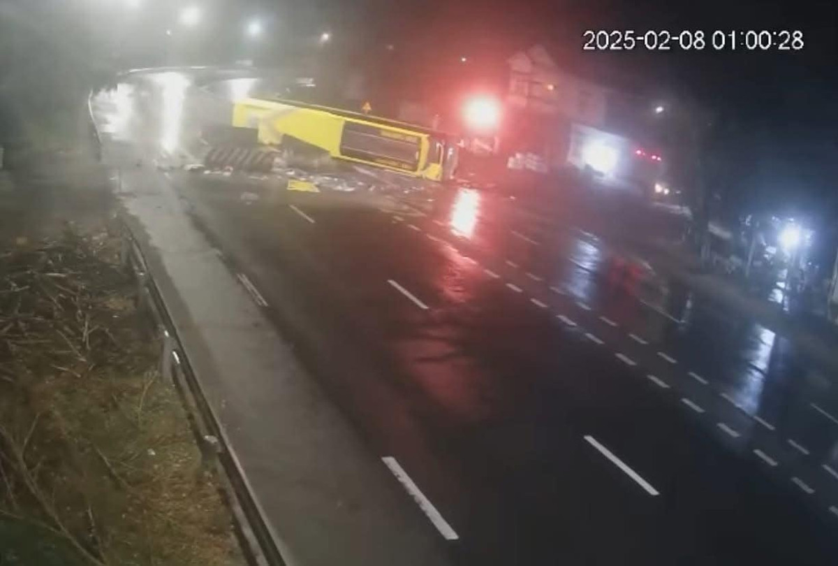 Cơ quan chức năng xác định, ô tô khách bị nạn là của Công ty TNHH MTV CTTC NHSG Thương Tín, có trụ sở quận 3, TP.HCM. Chiếc ô tô này được Công ty TNHT Tân Kim Chi, trụ sở ở phường Hòa Minh, quận Liên Chiểu, TP Đà Nẵng, thuê lại từ ngày 3/1 đến 3/7. Ô tô có 24 chỗ nằm, năm sản xuất 2023, được đăng ký lần đầu vào ngày 25/12/2023. Thời hạn kiểm định đến ngày 25/12/2025. Test nhanh ma túy, đo nồng độ cồn đối với tài xế Phạm Quốc Huy, cho kết quả âm tính. 