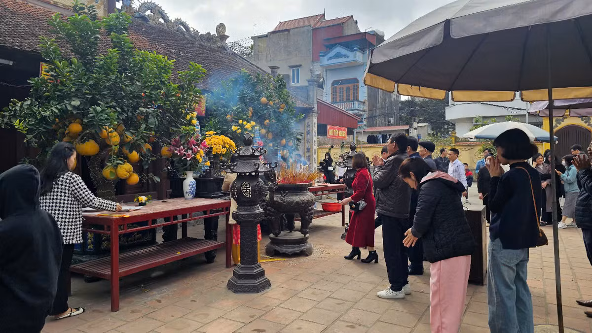 Den co o Hai Duong nuom nuop khach den le dau xuan-Hinh-2