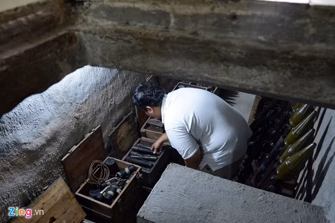 Để đảm bảo bí mật, xe chở vũ khí từ Củ Chi chỉ đến nhà vào lúc nhá nhem tối. Từ năm 1966 - 1968 đơn vị "Bảo đảm chiến đấu" đã chuyển tới hầm gần 2 tấn vũ khí gồm súng và đầu đạn B40, súng AK, bộc phá, kíp nổ, súng ngắn, lựu đạn, đạn các loại…