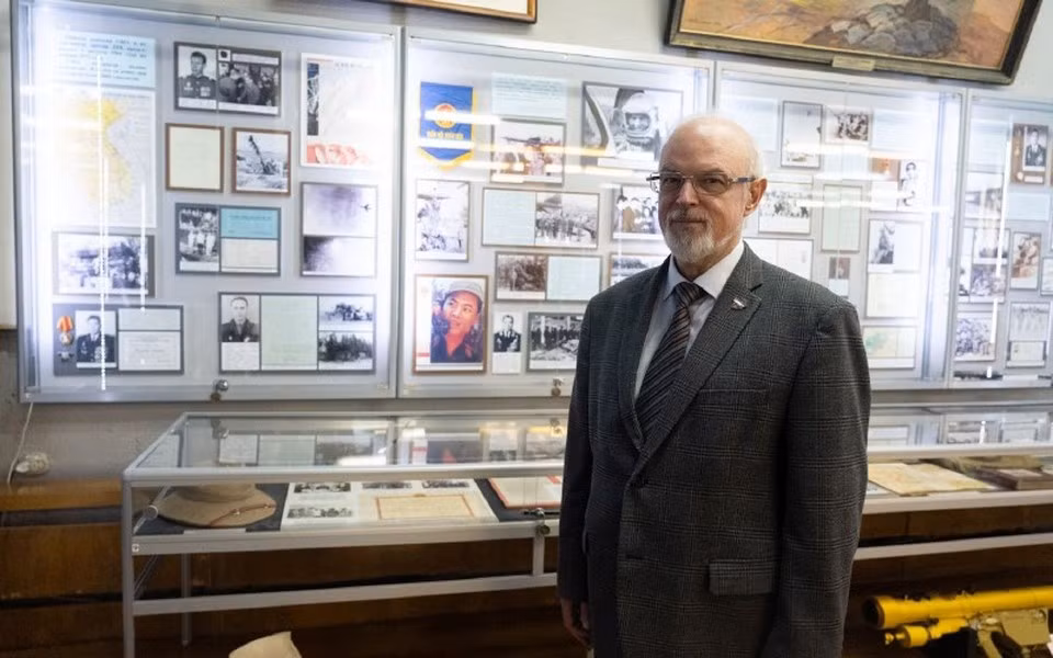 "Ưu điểm chính lớn nhất của hệ thống phòng không S-350 khi hoạt động ở chế độ tự động là tốc độ làm việc", ông Yury Knutov - chuyên gia quân sự kiêm giám đốc Bảo tàng Lực lượng Phòng không chia sẻ ý kiến của mình với tờ PolitExpert (PE).