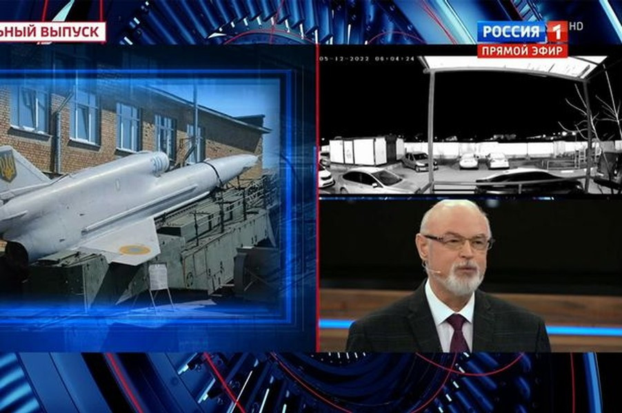 Theo nhà phân tích, trong điều kiện tác chiến, khi trắc thủ chú ý đến mục tiêu đang tiếp cận, việc thực hiện thao tác căn chỉnh sẽ khiến thời gian quý báu trôi qua. Nếu vậy đạn tấn công của kẻ thù sẽ gây ra thiệt hại cho quân ta.