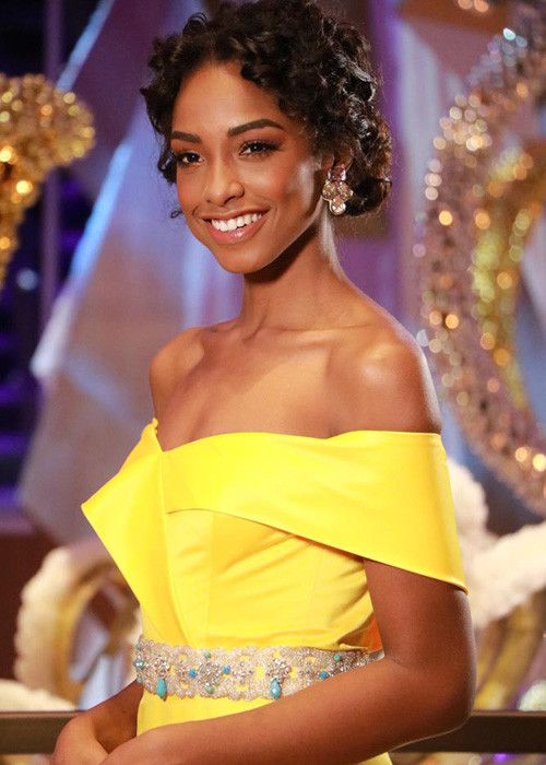 Được mệnh danh là búp bê da màu, thí sinh Yaritza Reyes là đại diện CH Dominica tại cuộc thi Hoa hậu Thế giới 2016. Mới đây, người đẹp đã xuất sắc về thứ 3 ở phần thi siêu mẫu. (Ảnh: Hoa hậu Thế giới) 