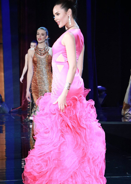 Cùng với đại diện Trung Quốc, đại diện Philippines - Catriona Gray cũng có tên trong danh sách top 20 Hoa hậu Thế giới 2016. (Ảnh: Hoa hậu Thế giới)