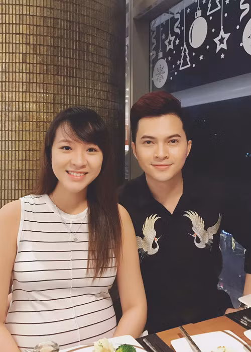 Hiện tại, vợ chồng Nam Cường đều đang hân hoan chờ đợi ngày thiên thân nhỏ của mình chào đời. (Ảnh: Facebook nhân vật)