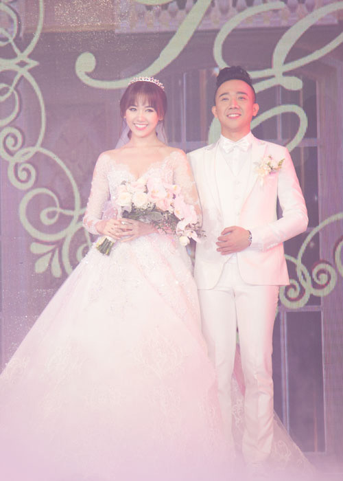 Trước hôn lễ, Hari Won và Trấn Thành đã trải qua chặng đường hẹn hò gần 1 năm đầy sóng gió. (Ảnh: Dân Việt)