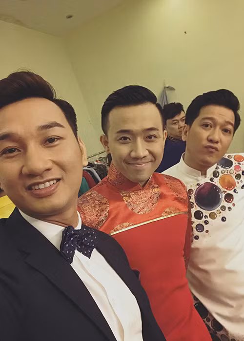 Phát ngôn của Thành Trung vấp phải những ý kiến trái chiều. Trước ồn ào, nam MC đã lên tiếng phủ nhận câu nói của anh không có ý so sánh tài năng hay sức hút giữa danh hài miền Bắc và miền Nam. (Ảnh: Facebook nhân vật)