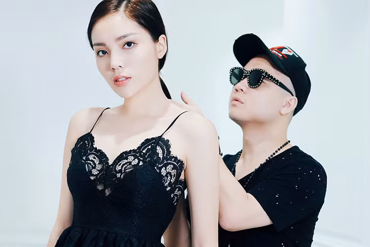 Vừa qua, Hoa hậu Kỳ Duyên đã có buổi thử trang phục trước thềm show diễn The Little Black Dress - Huyền thoại những chiếc đầm đen của NTK Đỗ Mạnh Cường.