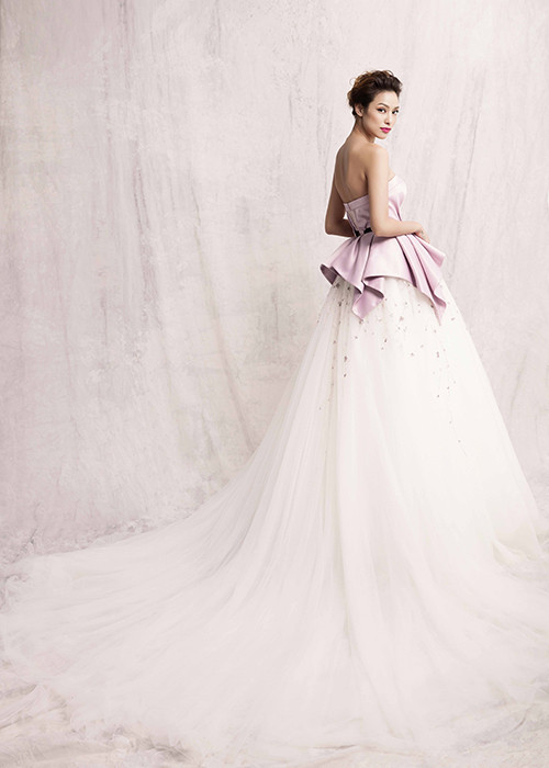 Sau khi rời The Face Việt Nam 2016, nữ người mẫu sinh ra và lớn lên ở Canada tham gia đóng phim “Chờ em đến ngày mai” cùng Trấn Thành và An Nguy.