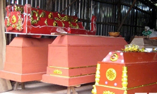 Ron toc gay ve nghe gia chet trong quan tai o Sai Gon