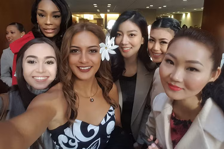 Chan dung thi sinh dau tien lot top 20 HH The gioi 2016-Hinh-11