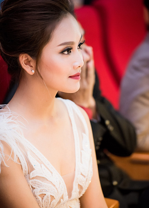 Top 10 cuộc thi Hoa hậu Việt Nam 2016 hiện đang là phó chủ nhiệm một câu lạc bộ nhà kinh tế trẻ.