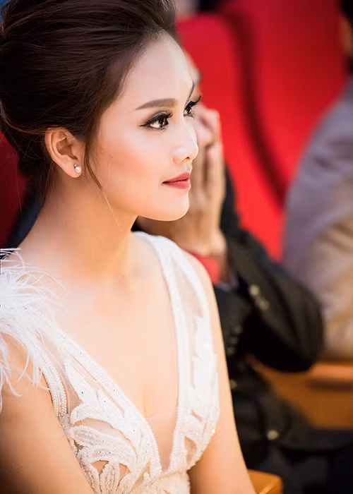 Top 10 cuộc thi Hoa hậu Việt Nam 2016 hiện đang là phó chủ nhiệm một câu lạc bộ nhà kinh tế trẻ.