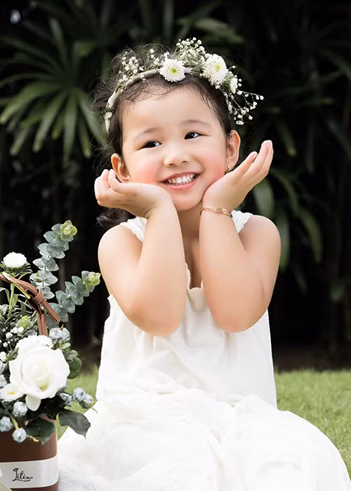 Bé Na - con gái của Jennifer Phạm và doanh nhân Đức Hải cũng đang ở Mỹ. Hiện tại, cô nhóc đã được hơn 3 tuổi. 