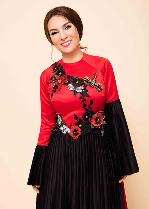 Ngoài thường xuyên tham gia công tác thiện nguyện, Phi Nhung còn nhận nuôi 19 em bé mồ côi không nơi nương tựa.