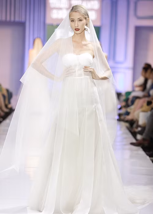 Ngam Lan Khue hoa co dau tren san dien thoi trang-Hinh-9