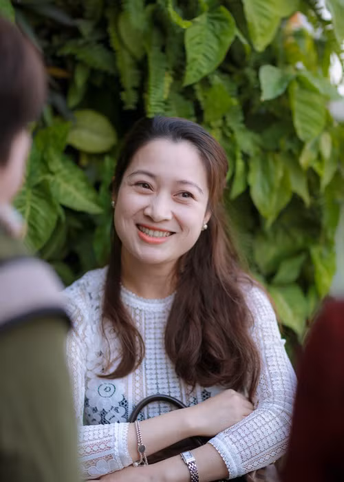 Thuong cua Phia truoc la bau troi da thanh ba me 2 con-Hinh-3