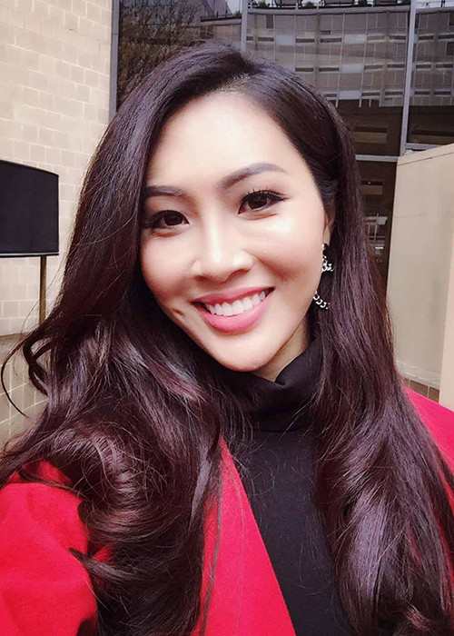 Lần đầu đến thăm tòa Quốc hội Mỹ, đại diện của Việt Nam không quên ghi lại hình ảnh của mình tại nơi đây. (Ảnh: Facebook Diệu Ngọc)