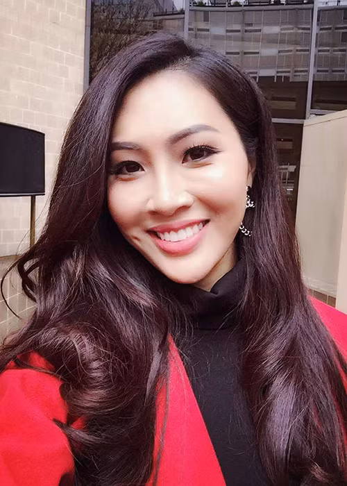 Lần đầu đến thăm tòa Quốc hội Mỹ, đại diện của Việt Nam không quên ghi lại hình ảnh của mình tại nơi đây. (Ảnh: Facebook Diệu Ngọc)