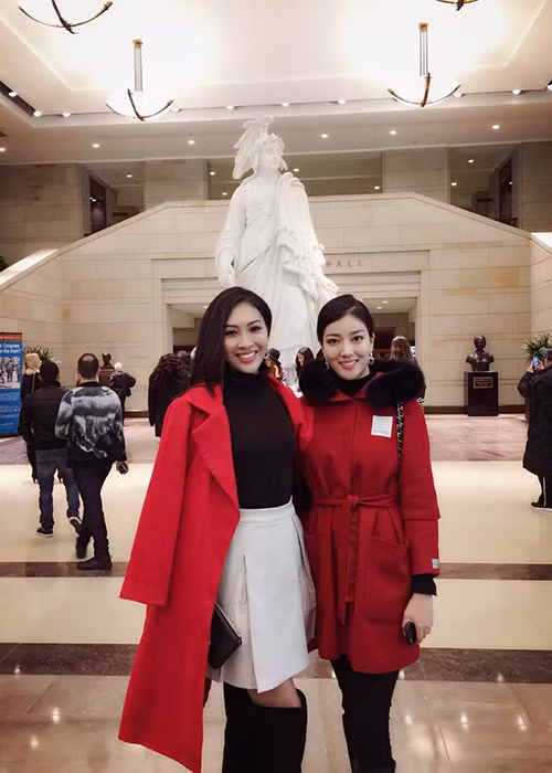 Buổi tham quan là khoảng thời gian nghỉ ngơi, khám phá của Diệu Ngọc cũng như của các người đẹp khác sau các buổi ghi hình, diễn tập. (Ảnh: Facebook Diệu Ngọc)